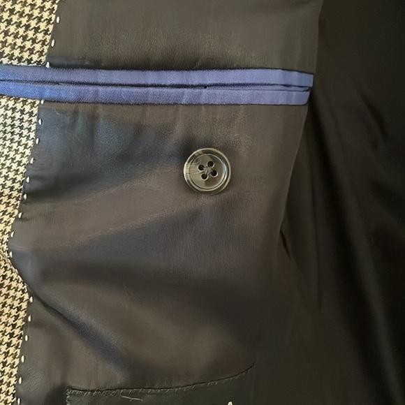 Nautica black and white houndstooth men’s suit jacket . Size 42R. 6 pockets - Picture 13 of 15